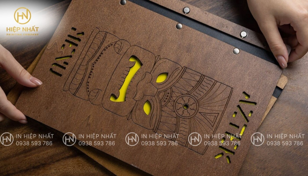Chất liệu in menu nail bìa gỗ tại In Hiệp Nhất In menu nails bìa gỗ