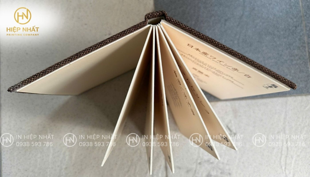 Thiết kế mẫu in menu cải cho khách sạn