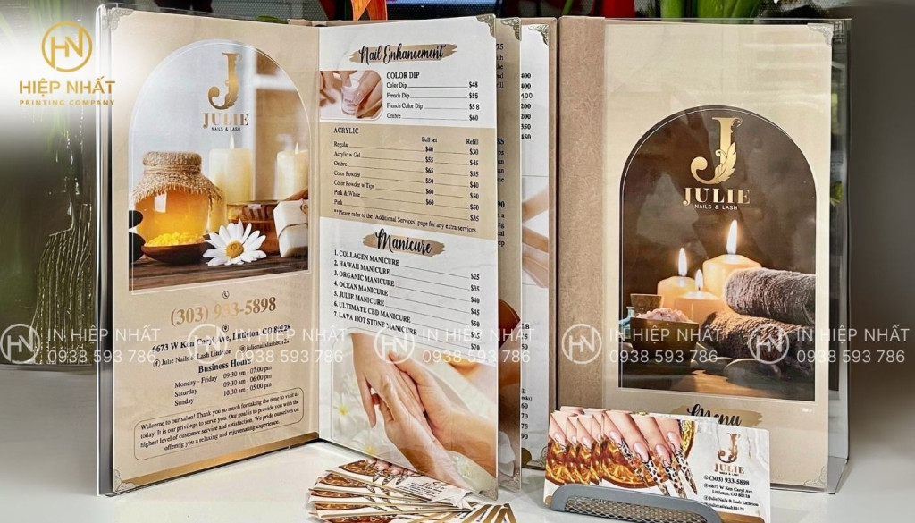 Mẫu menu mica mở phẳng được các chủ tiệm nail, spa ưa chuộng Mẫu menu mica mở phẳng được các chủ tiệm nail, spa ưa chuộng