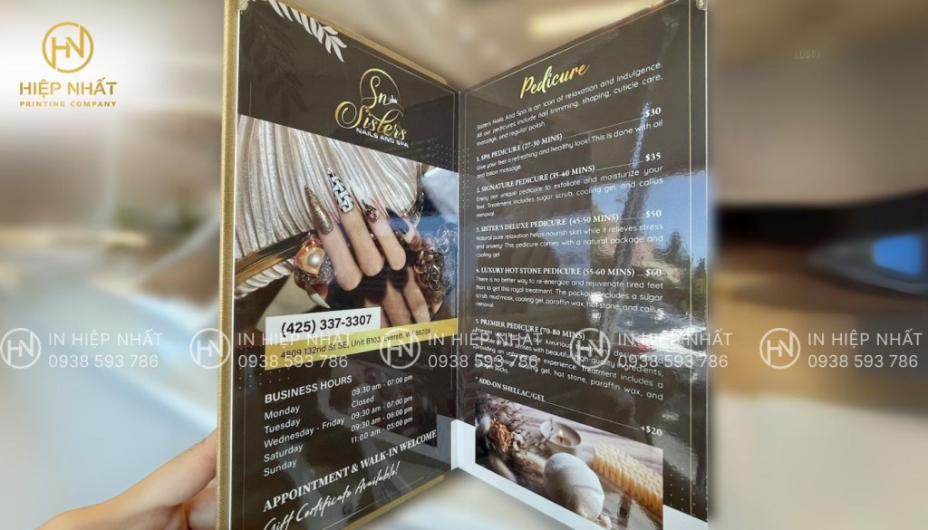 Mẫu menu mica mở phăng cho tiệm nail hiện đạ Mẫu menu mica mở phăng cho tiệm nail hiện đạ