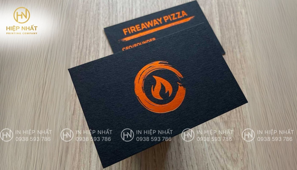 Thiết kế in card visit nhà hàng Fireaway Pizza ép kim