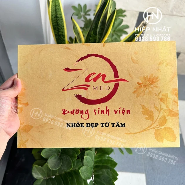Mặt trước menu bảng dưỡng sinh Zen Med, in kỹ thuật số