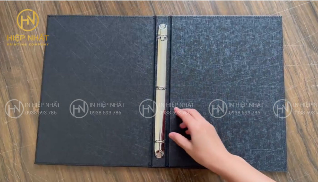 Mẫu menu da gáy còng chuyên nghiệp, bền đẹp, dễ thay đổi