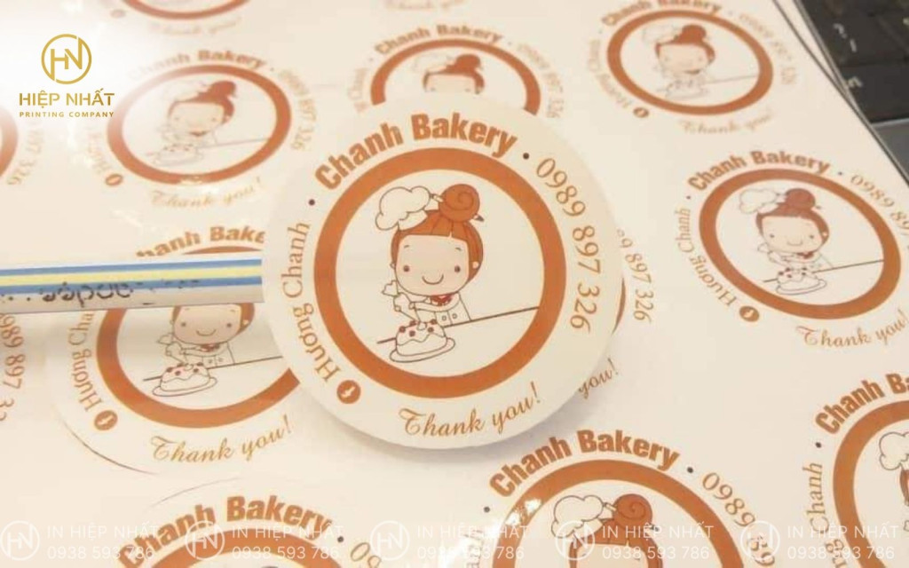 Mẫu decal dán tiệm bánh hình tròn Mẫu decal dán tiệm bánh hình tròn