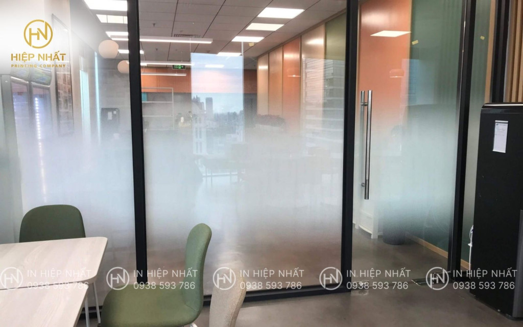 Mẫu in giấy dán kính decal mờ trơn Mẫu in giấy dán kính decal mờ trơn