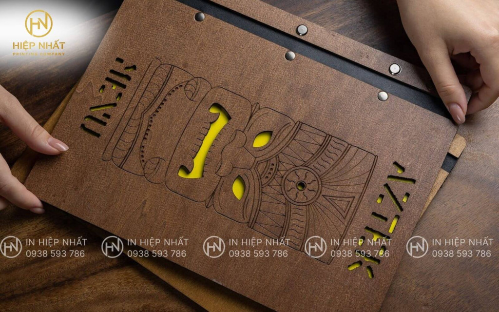 mẫu menu đẹp cho bar bìa gỗ