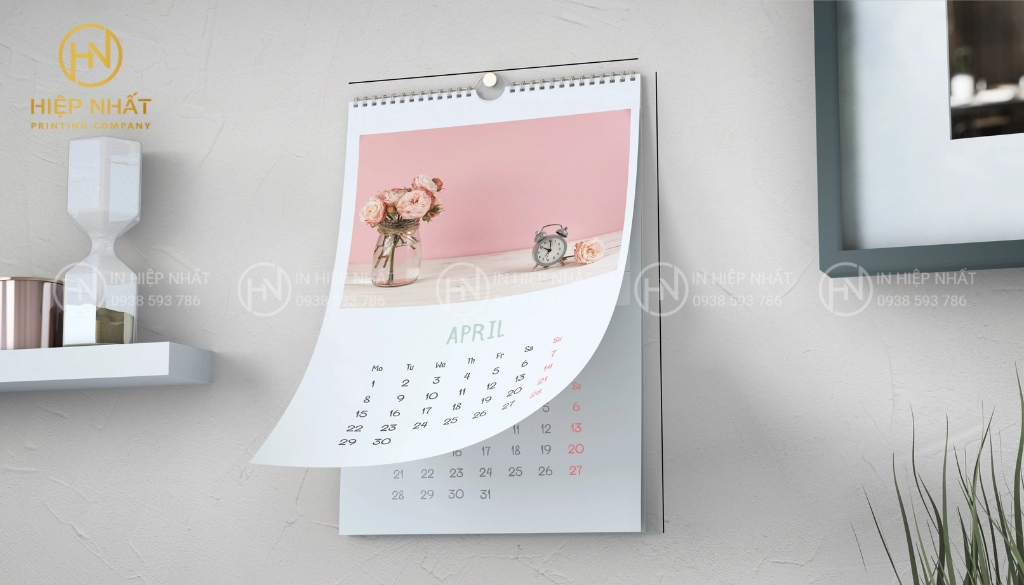 Chọn mẫu lịch treo tường giúp quản lý thời gian và làm đẹp không gian sống một cách tiện lợi