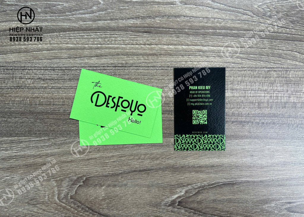 Mẫu in danh thiếp với màu sắc nổi bật