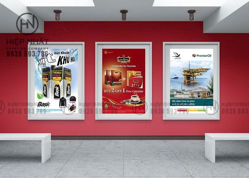 Mẫu poster phổ biến tại các ga tàu, trạm xe, rạp phim