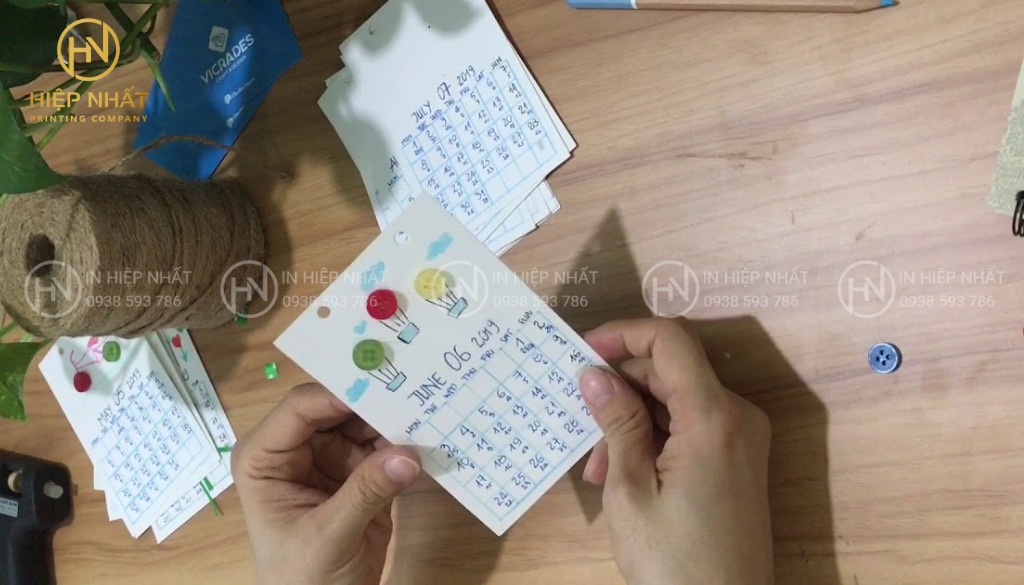 cách làm lịch để bàn handmade