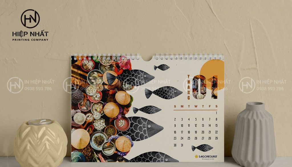 Sự khác biệt bắt đầu từ việc chọn đúng kích thước lịch để bàn