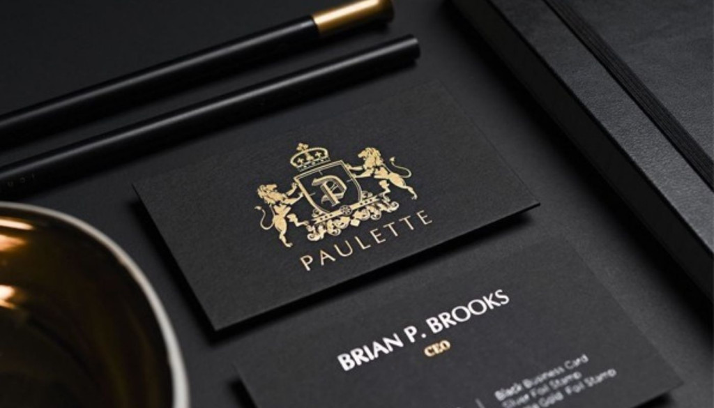 In ấn ép nhũ name card làm nổi bật logo thương hiệu