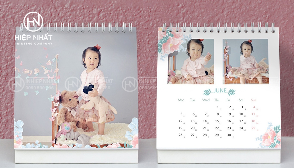 Mẫu lịch chữ A độc quyền được thiết kế riêng, thể hiện phong cách và thương hiệu riêng biệt