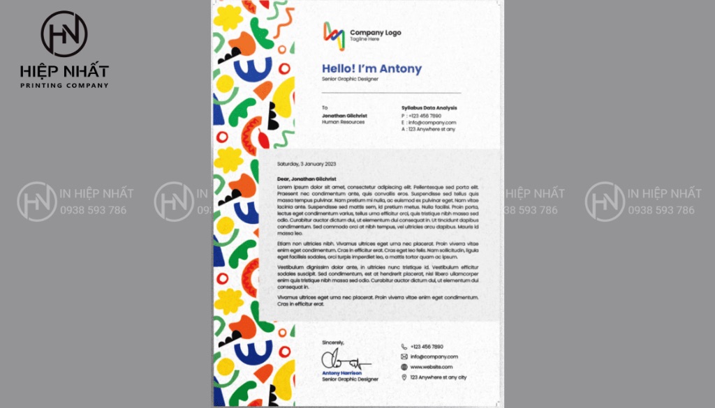 Giấy in tiêu đề công ty thiết kế sặc sỡ, lề trái có các hình học trừu tượng đa màu sắc