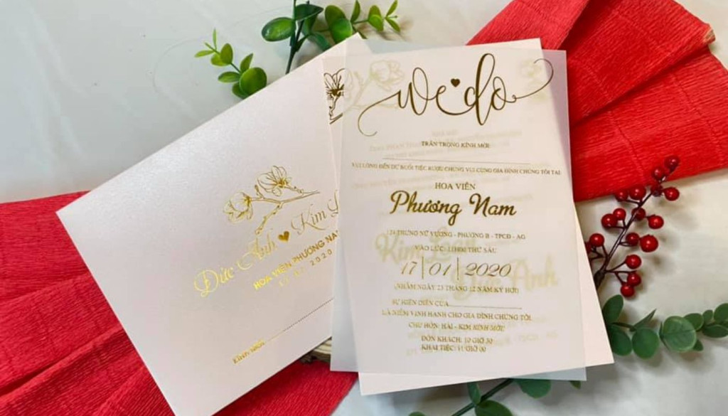 Thiết kế in thiệp mời ép nhũ tinh tế nhưng không kém phần nổi bật