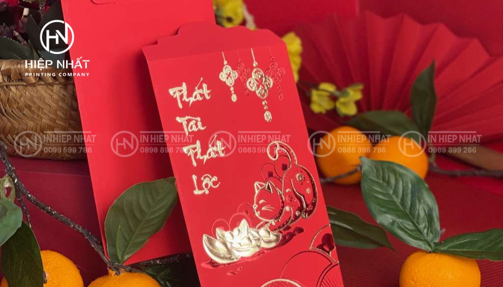 Bao lì xì ép kim là phong bao in nhũ kim tạo hiệu ứng ánh kim sang trọng