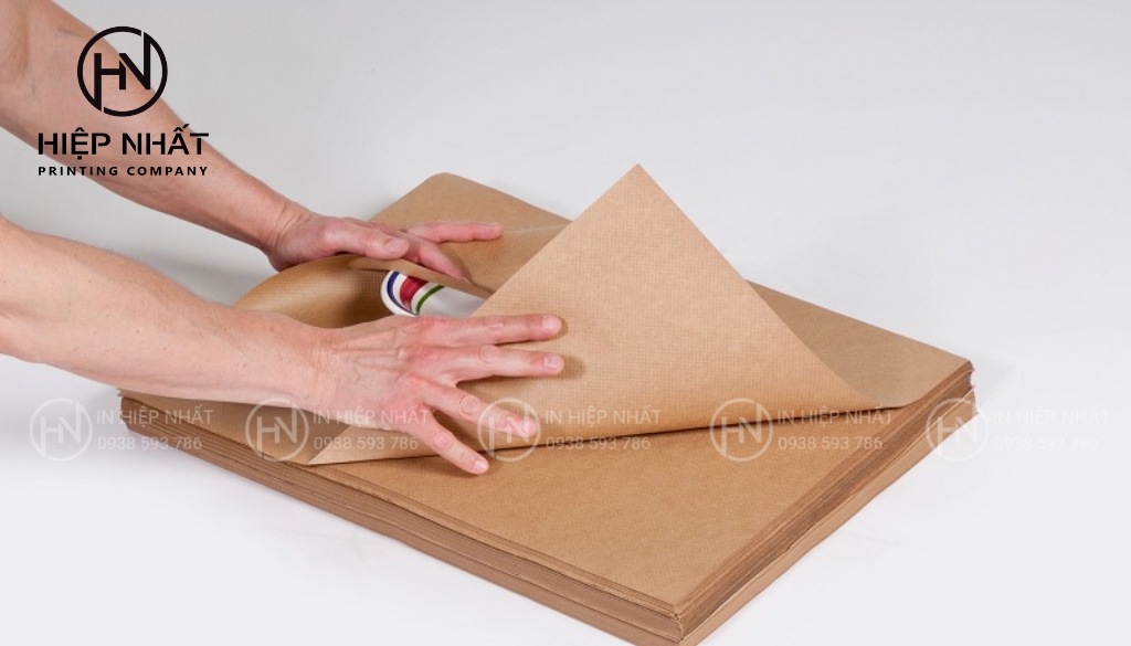 Giấy Kraft mộc mạc cho bao bì thân thiện môi trường