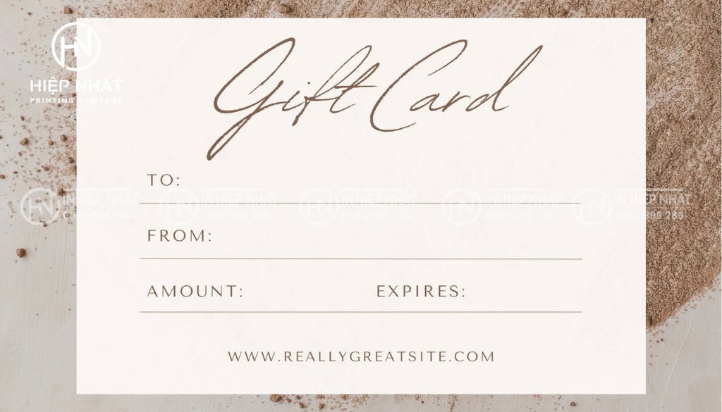 Mẫu voucher nền trắng kem phối chữ kiểu viết tay, tạo cảm giác tinh tế