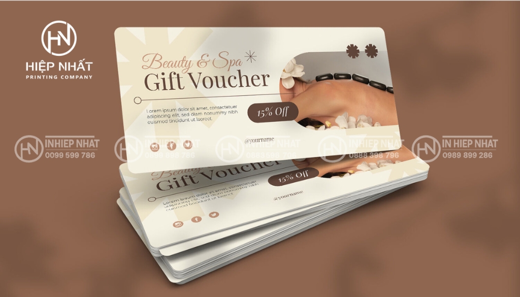 Thiết kế hiện đại với font chữ mảnh và màu sắc tối giản – phù hợp spa phong cách minimalist