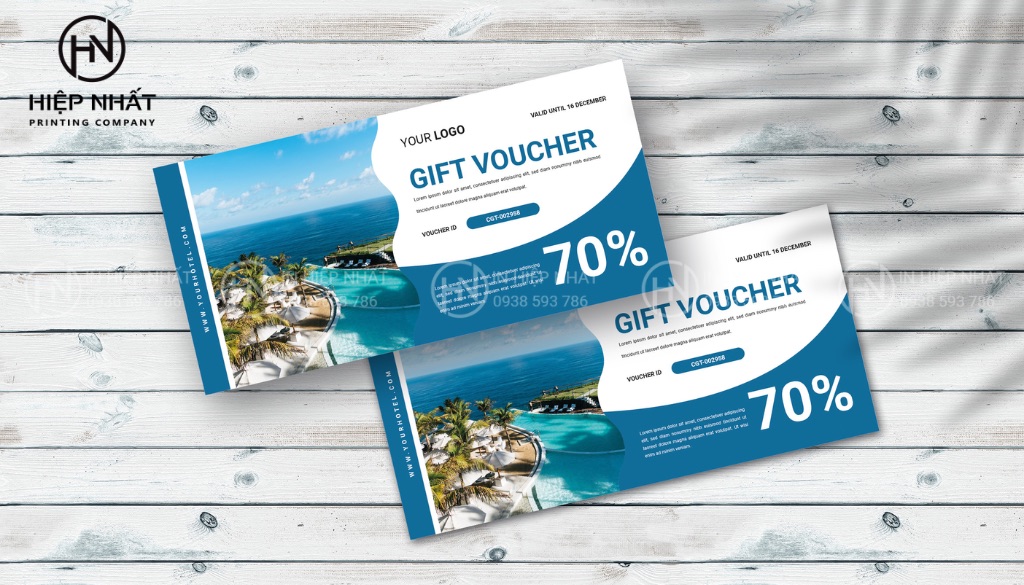 Mẫu voucher du lịch với hình ảnh đẹp, gợi cảm giác khám phá và thư giãn
